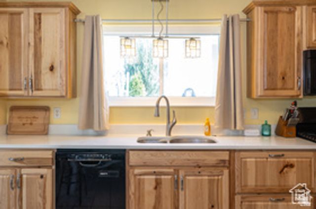 1250 N LEWIS PEAK DR, Ogden, UT 84404