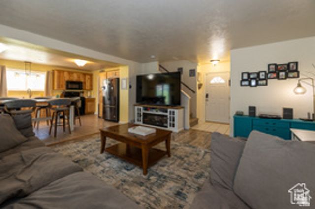 1250 N LEWIS PEAK DR, Ogden, UT 84404