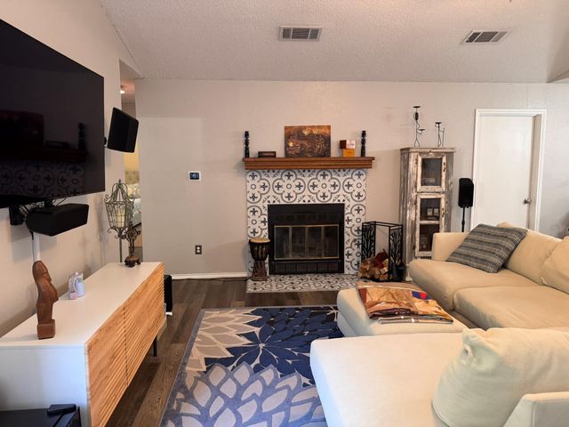 13011 Garfield LN, Austin, TX 78727