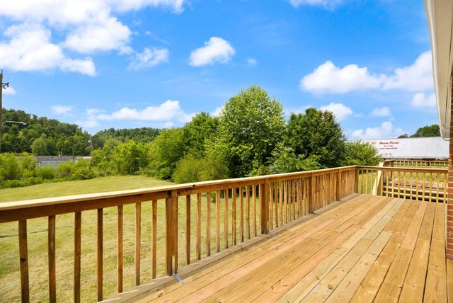 1176 Parkway Drive, Salyersville, KY 41465