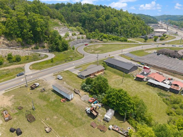 1176 Parkway Drive, Salyersville, KY 41465