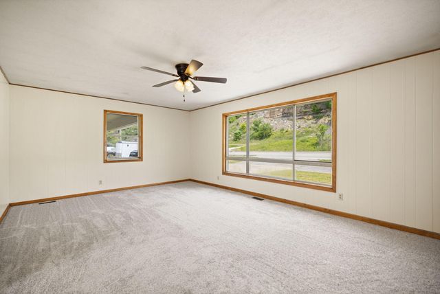 1176 Parkway Drive, Salyersville, KY 41465