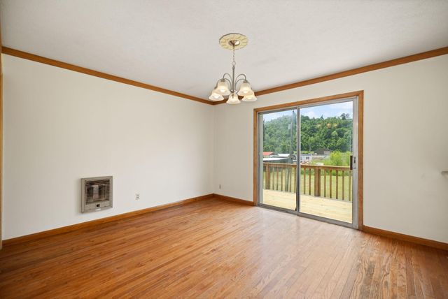 1176 Parkway Drive, Salyersville, KY 41465