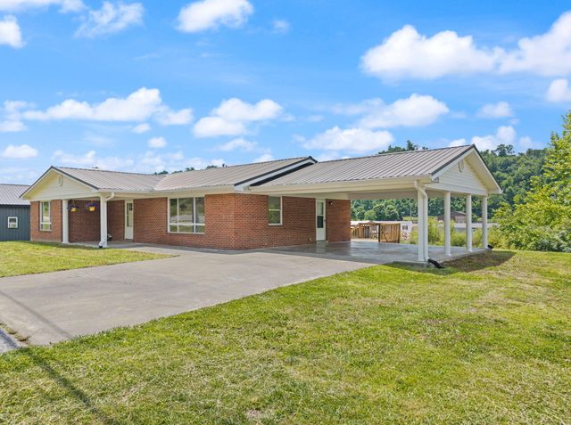 1176 Parkway Drive, Salyersville, KY 41465