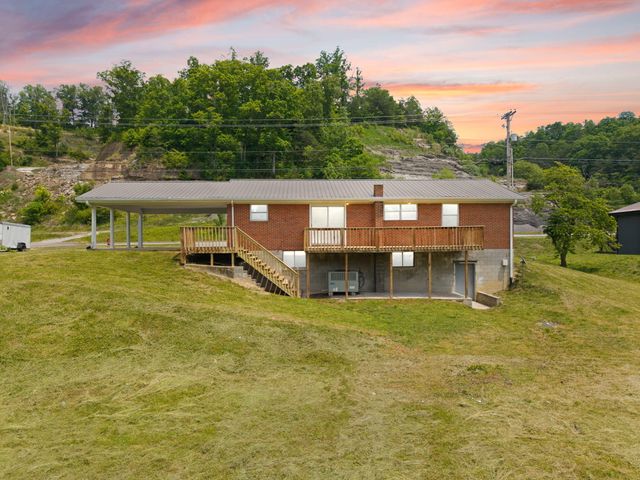 1176 Parkway Drive, Salyersville, KY 41465