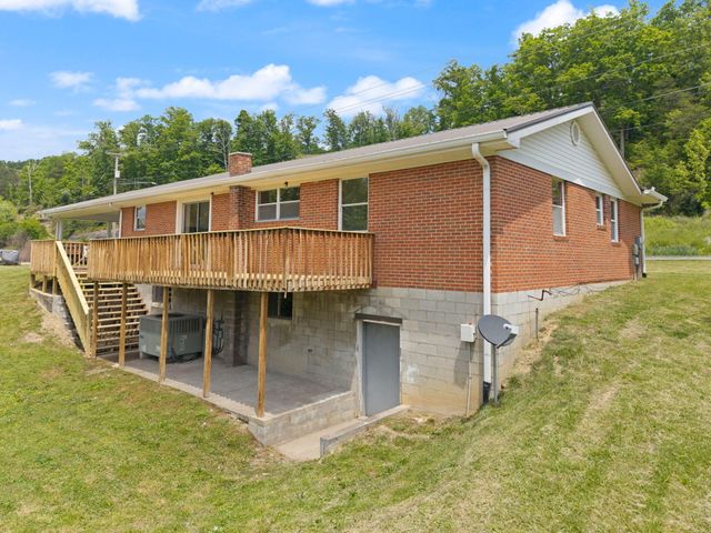 1176 Parkway Drive, Salyersville, KY 41465