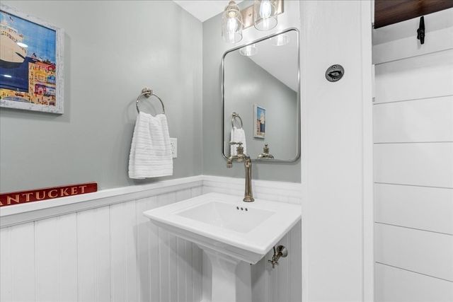101 Booth Hill Rd, Scituate, MA 02066