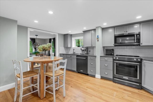 101 Booth Hill Rd, Scituate, MA 02066