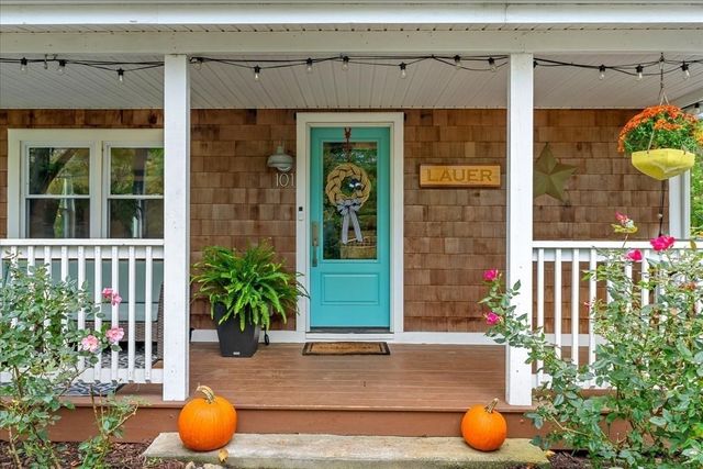 101 Booth Hill Rd, Scituate, MA 02066