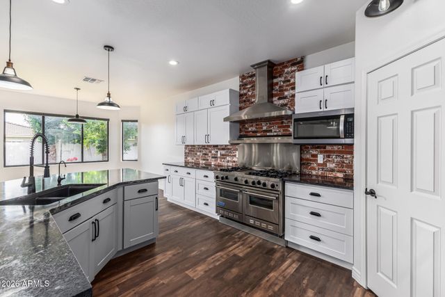 18609 W ONYX Avenue, Waddell, AZ 85355