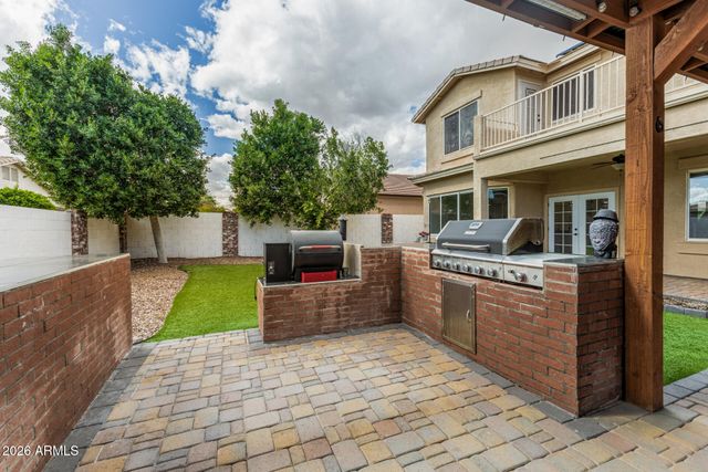 18609 W ONYX Avenue, Waddell, AZ 85355