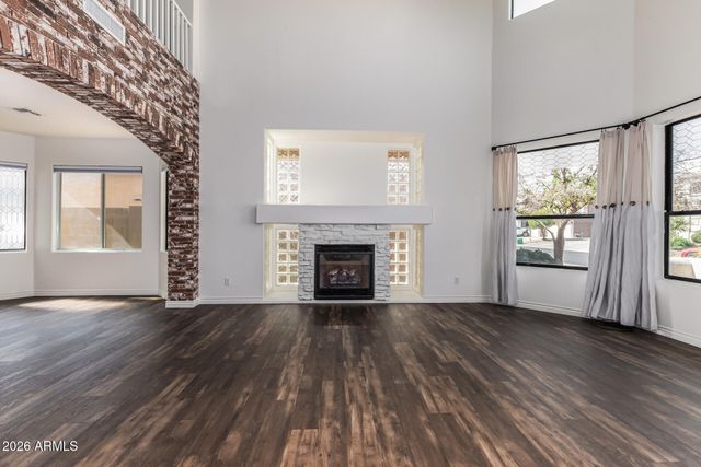 18609 W ONYX Avenue, Waddell, AZ 85355