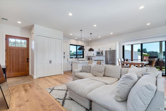 6140 Gilmore Ave, Cotati, CA 94931