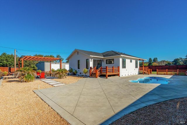 6140 Gilmore Ave, Cotati, CA 94931