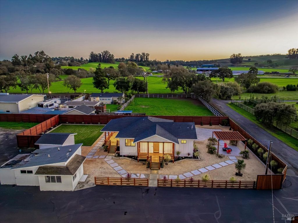 6140 Gilmore Ave, Cotati, CA 94931