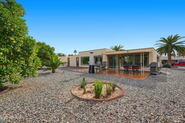 11022 W CRESTBROOK Drive, Sun City, AZ 85351