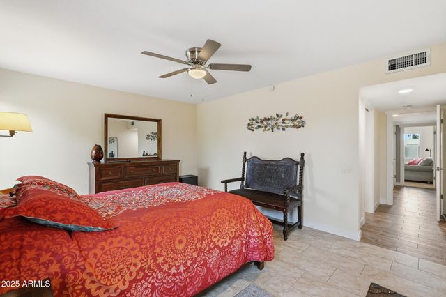 11022 W CRESTBROOK Drive, Sun City, AZ 85351