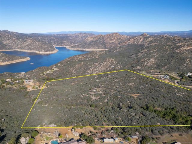 12494 Buena Vida Rd ., Lakeside, CA 92040