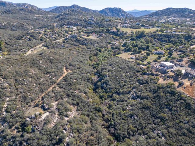 12494 Buena Vida Rd ., Lakeside, CA 92040