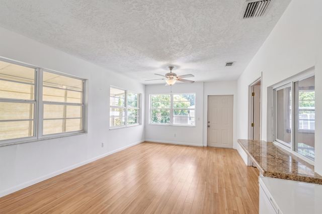 4159 NW 52nd Avenue, Lauderdale Lakes, FL 33319