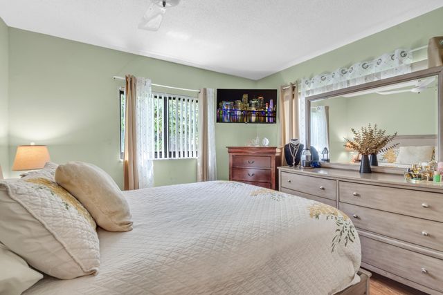4159 NW 52nd Avenue, Lauderdale Lakes, FL 33319