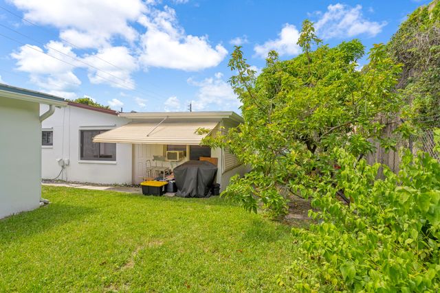 4159 NW 52nd Avenue, Lauderdale Lakes, FL 33319
