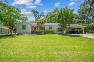 604 Pineview Dr., Hattiesburg, MS 39401