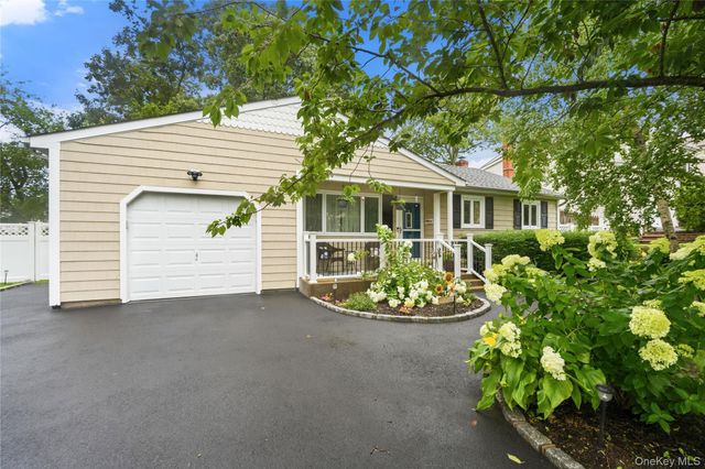 333 Ontario Street, Ronkonkoma, NY 11779