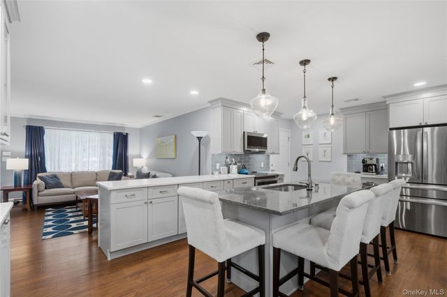 333 Ontario Street, Ronkonkoma, NY 11779