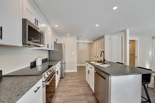 621 Islington St Ste B, Portsmouth, NH 03801