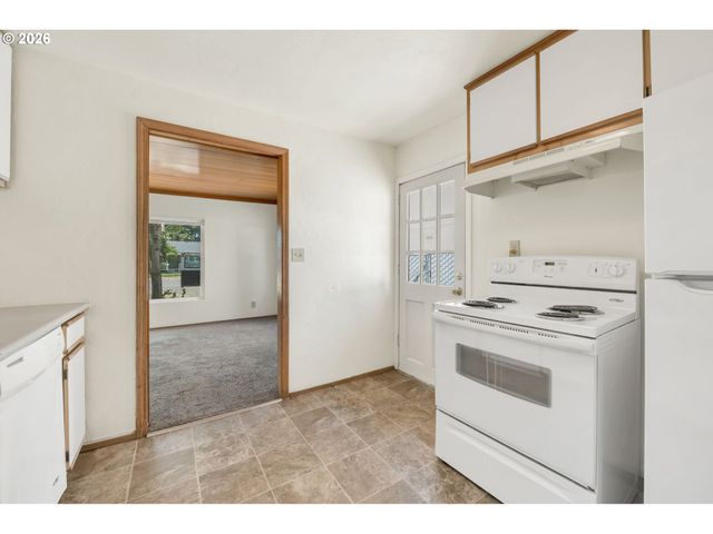 2025 DEVOS St, Eugene, OR 97402