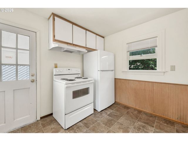 2025 DEVOS St, Eugene, OR 97402