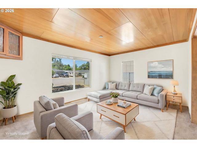 2025 DEVOS St, Eugene, OR 97402