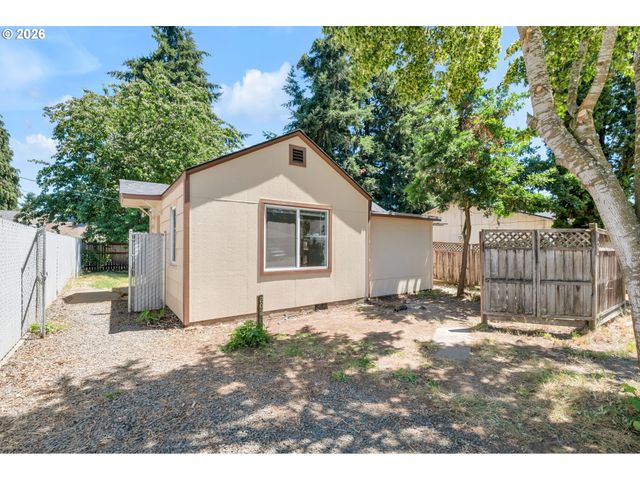 2025 DEVOS St, Eugene, OR 97402