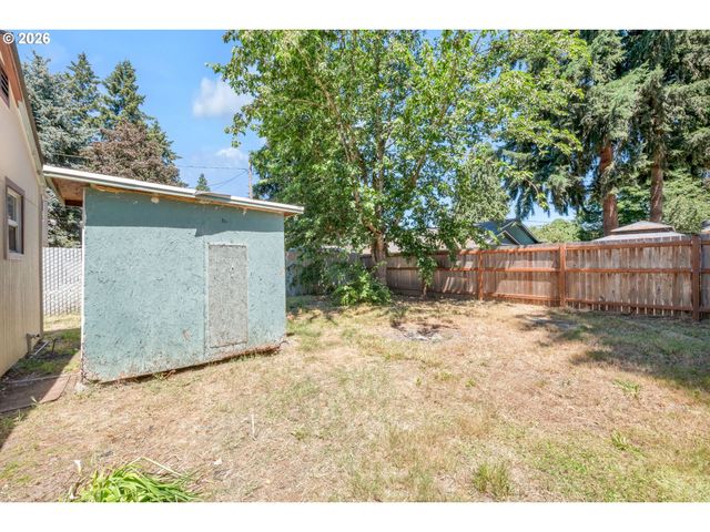 2025 DEVOS St, Eugene, OR 97402