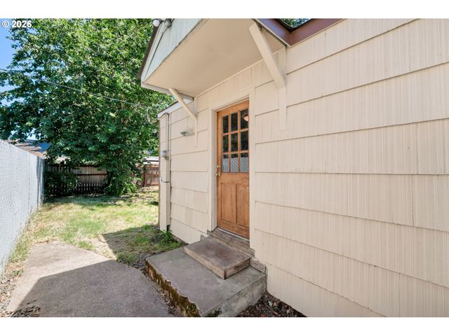 2025 DEVOS St, Eugene, OR 97402