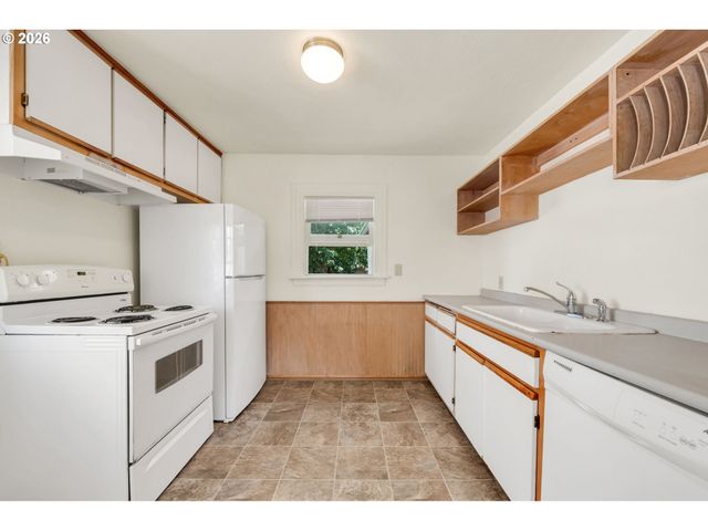 2025 DEVOS St, Eugene, OR 97402