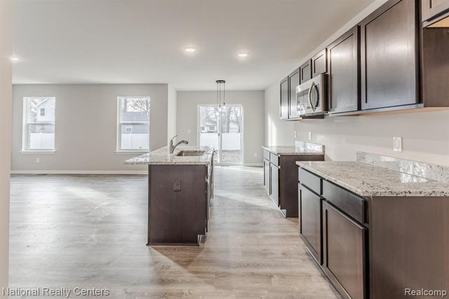 25025 Fairgrove Street, Woodhaven, MI 48183
