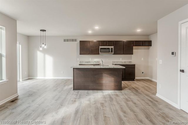 25025 Fairgrove Street, Woodhaven, MI 48183