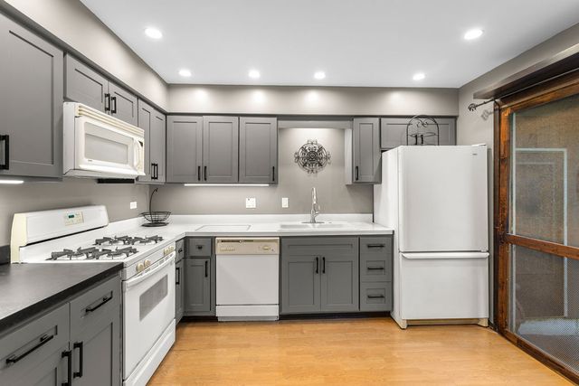2100 59th Streets, Downers Grove, IL 60516