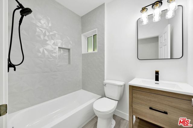 1213 Thompson Avenue, Glendale, CA 91201