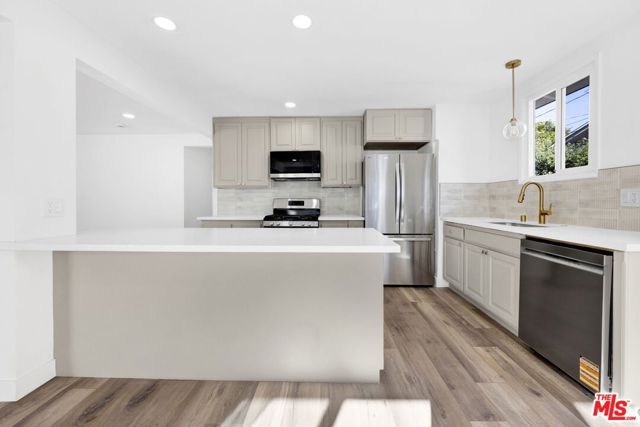 1213 Thompson Avenue, Glendale, CA 91201