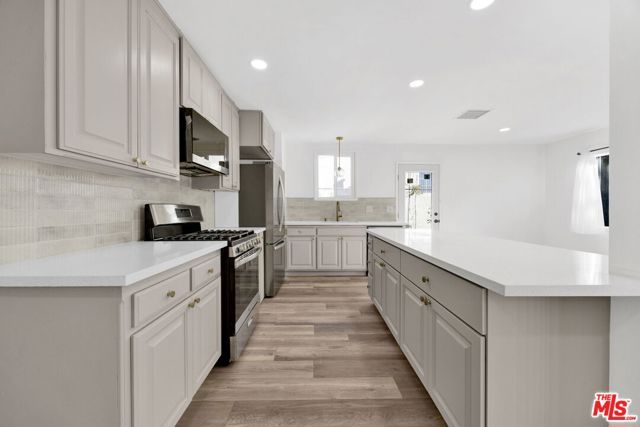 1213 Thompson Avenue, Glendale, CA 91201