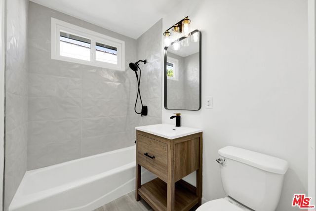 1213 Thompson Avenue, Glendale, CA 91201