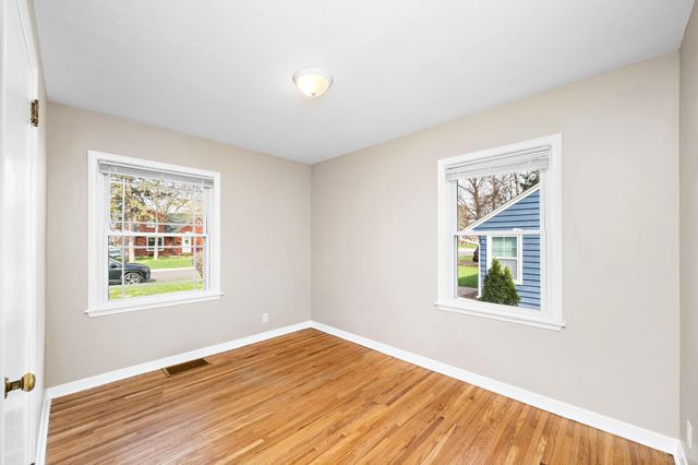 409 Jefferson Avenue S, Hopkins, MN 55343