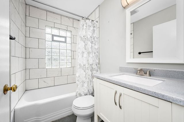 409 Jefferson Avenue S, Hopkins, MN 55343