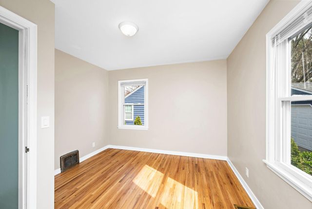 409 Jefferson Avenue S, Hopkins, MN 55343