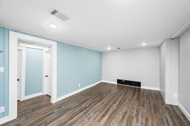 409 Jefferson Avenue S, Hopkins, MN 55343