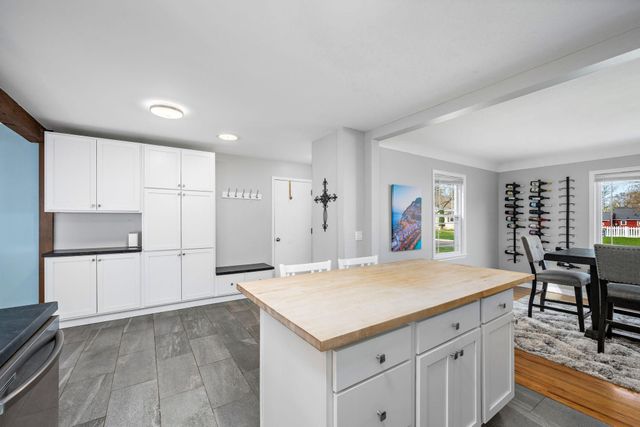 409 Jefferson Avenue S, Hopkins, MN 55343