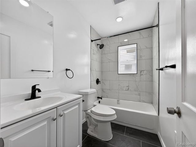 20553 Hamburg Street, Detroit, MI 48205